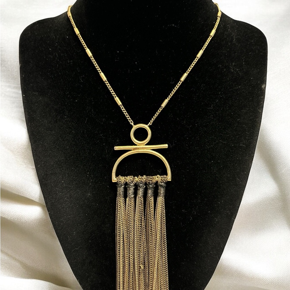 🌻Stella & Dot Gold Tone Tassel Necklace 30”